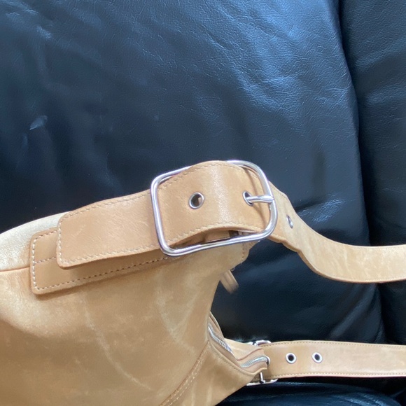 Coach Legacy Leather Shoulder Bag Style 9326 – British Tan – Classic Zip Hobo - Picture 4 of 10